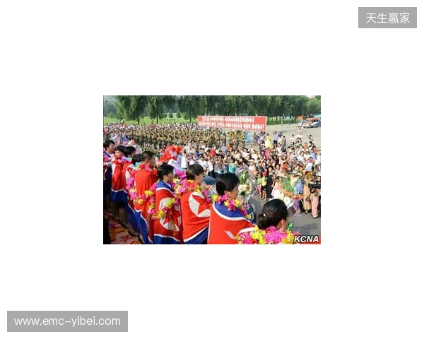 夺得湘超冠军!永州队球员乘坐花车回城,市民夹道欢迎 夺得湘超冠军!永州队球员乘坐花车回城,市民夹道欢迎