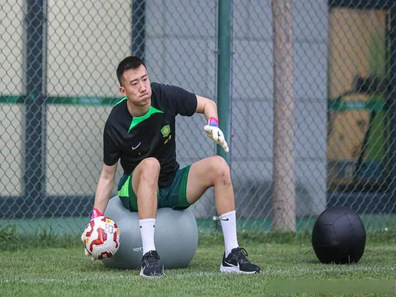 博主：国安下午集结韩佳奇现身，个别球员已从基地搬走私人物品